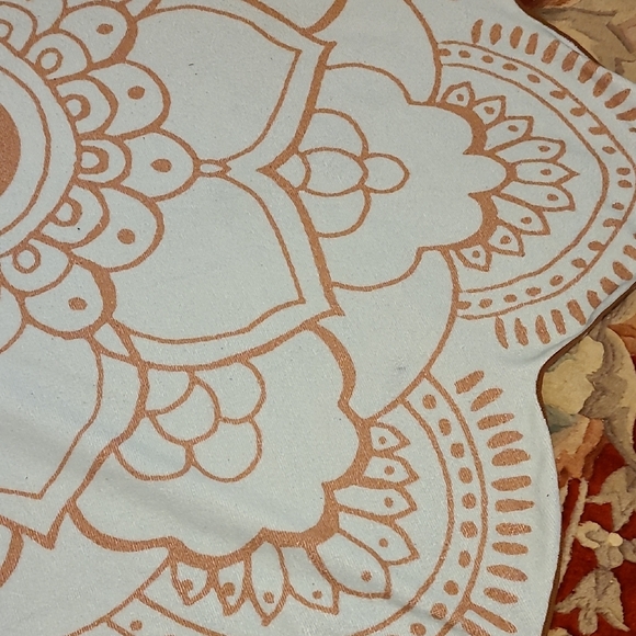 Mandala Pattern Round Beach Towel - Picture 3 of 5